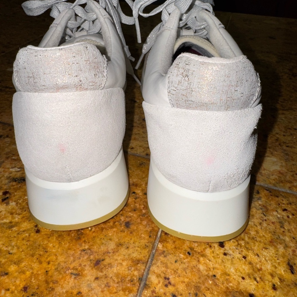 Munro Piper Retro Sneaker White Tan Gray Suede Size 9 Narrow - Picture 3 of 6
